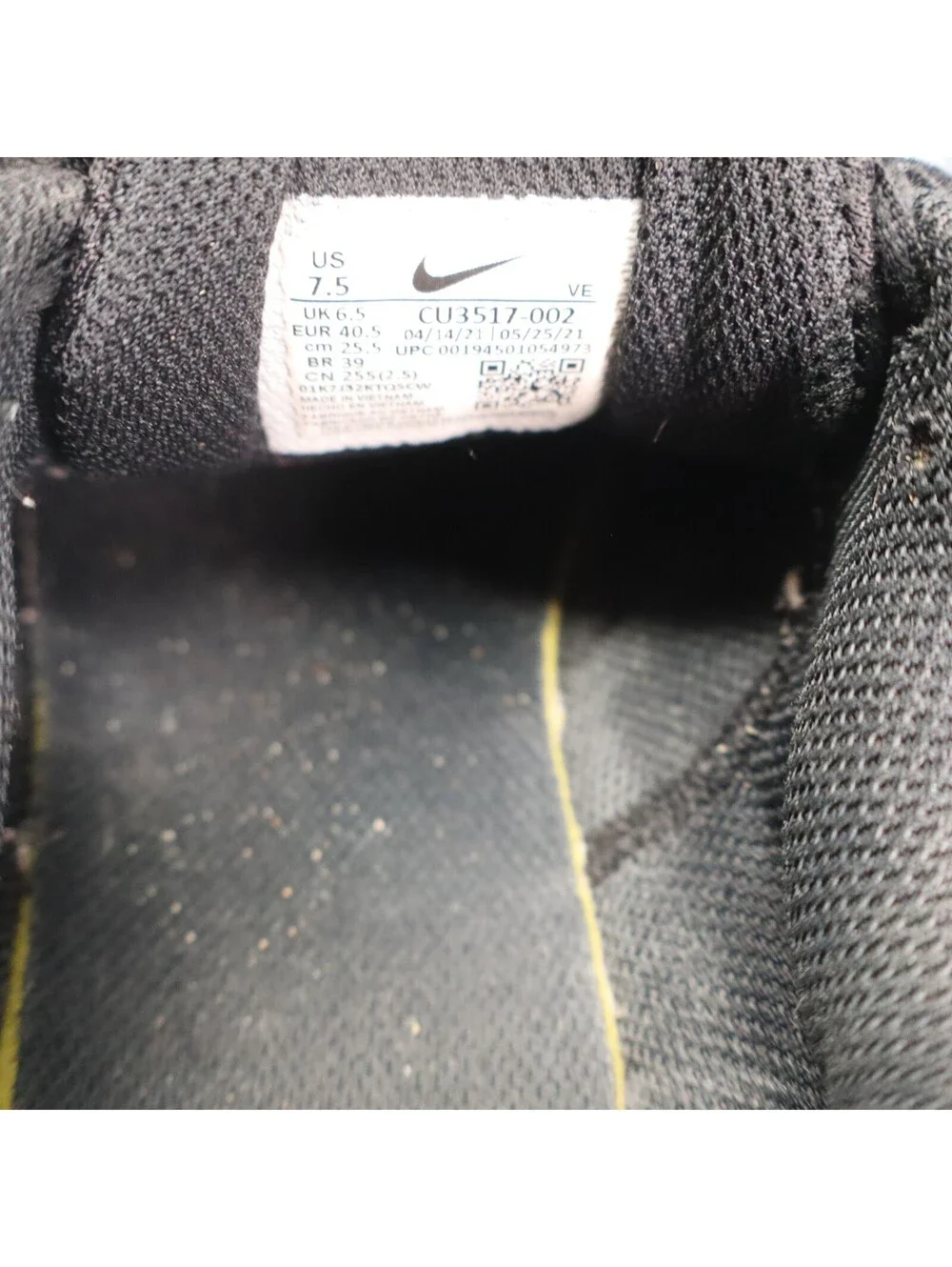 Nike Run Swift 2 Black Running Men 7.5 / Women 9 CU3517-002